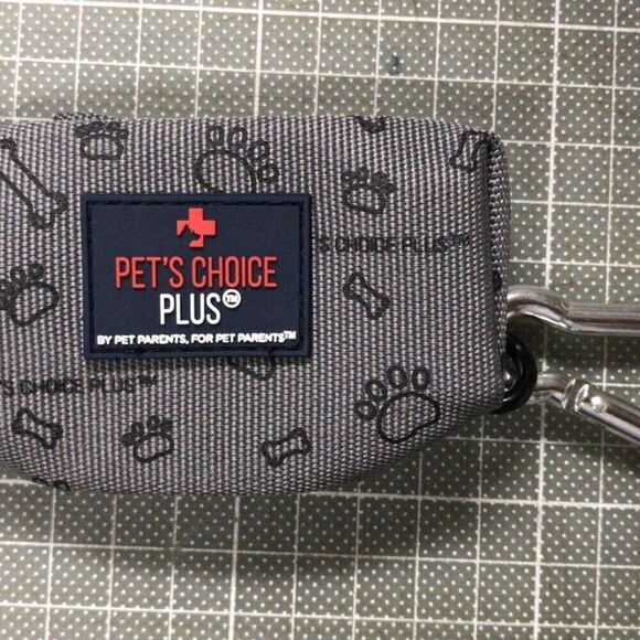 Pet's Choice Plus NWT Portable Poop Bag Holder With Carabiner - Picture 7 of 9